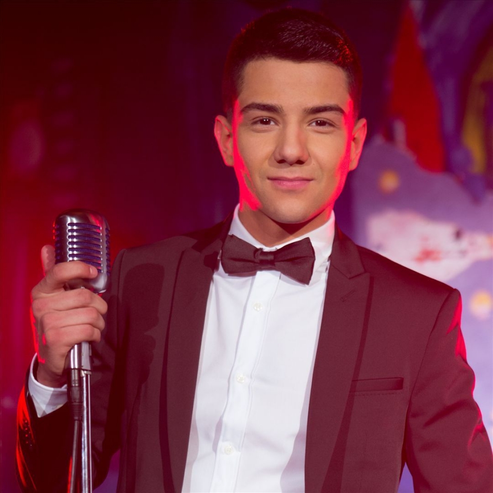 “PARA NO ACORDARME DE ELLA” LO NUEVO DE LUIS CORONEL