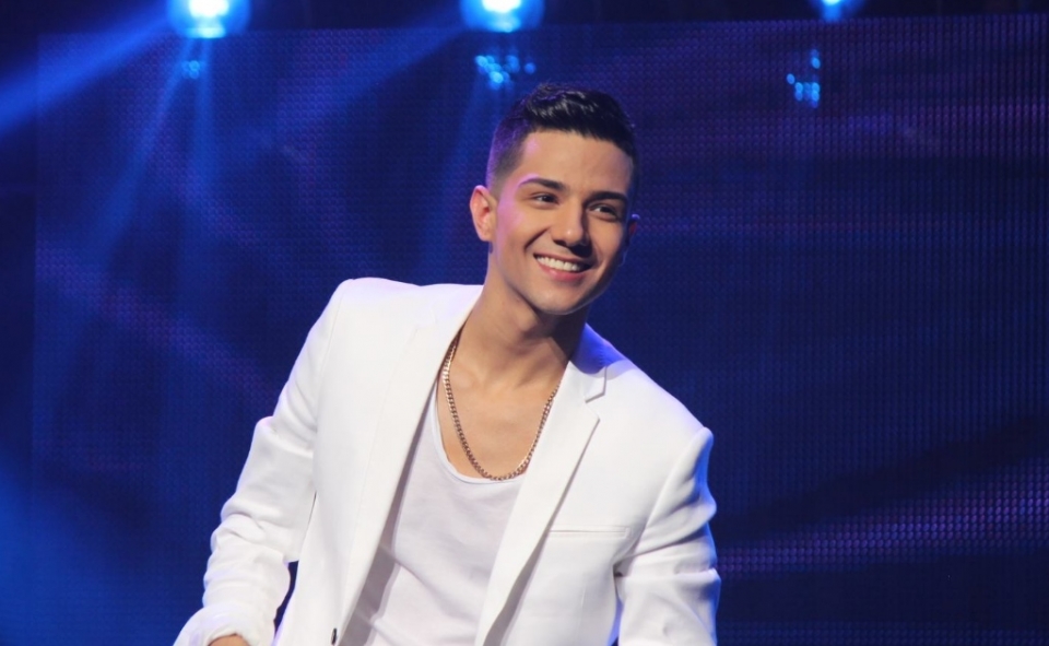 “PARA NO ACORDARME DE ELLA” UN ÉXITO MÁS DE LUIS CORONEL