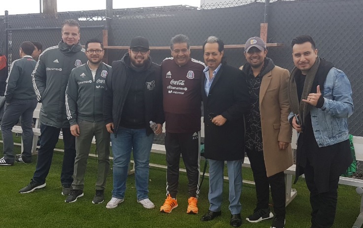 LOS TIGRES DEL NORTE VISITAN A LA SELECCIÓN MEXICANA