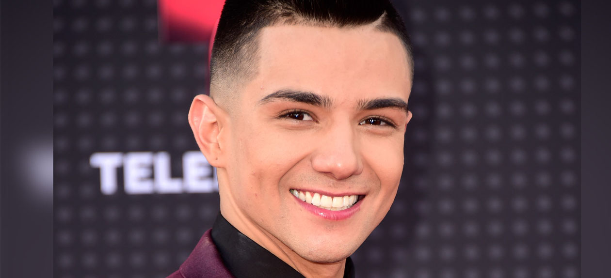 Luis Coronel causó revuelo en Showcase