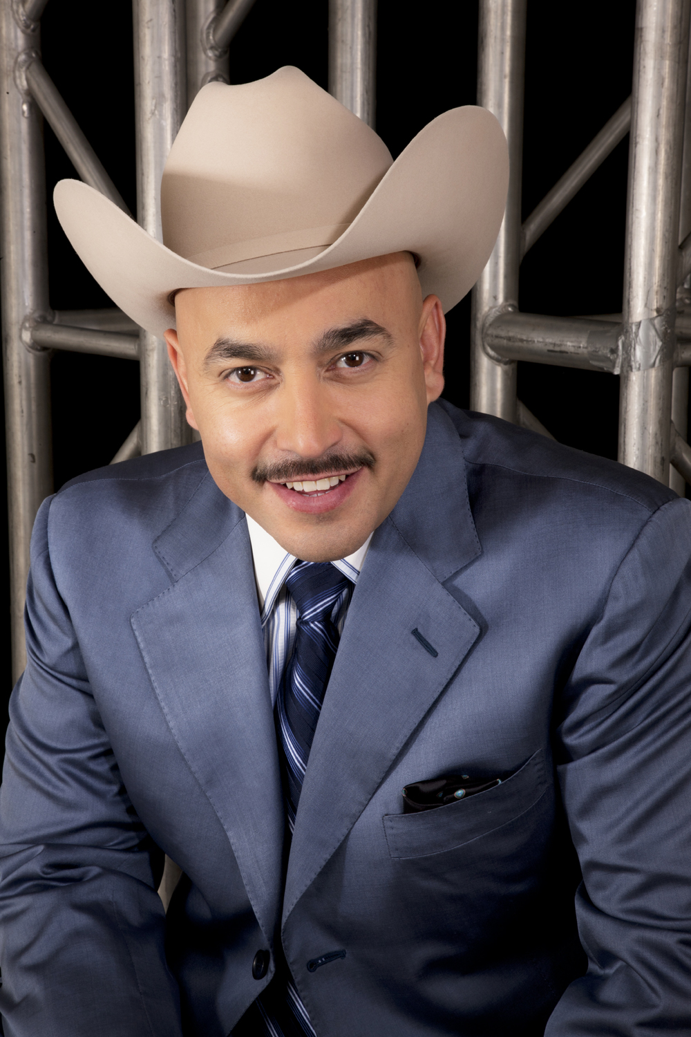 “Fondo Fondo”, lo nuevo de Lupillo Rivera