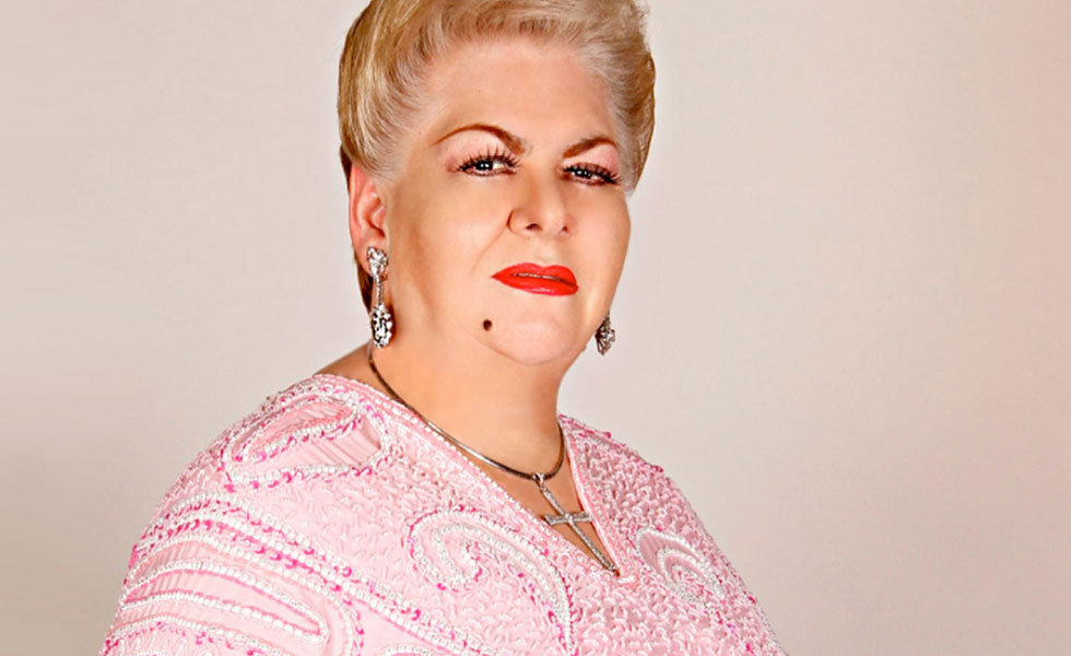 Paquita la del Barrio se queda dormida durante entrevista