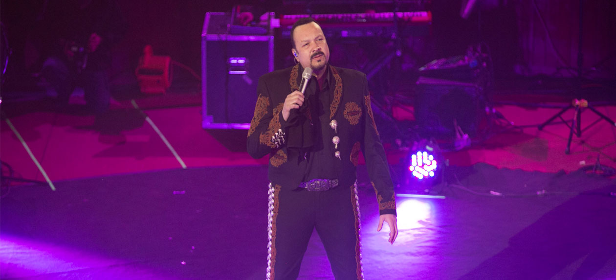 ¡PEPE AGUILAR FESTEJA DÍA DEL PADRE AL PURO ESTILO MEXICANO!