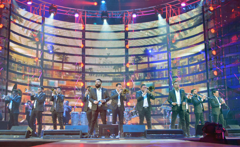 Banda El Recodo rompe récord de asistencia en Houston