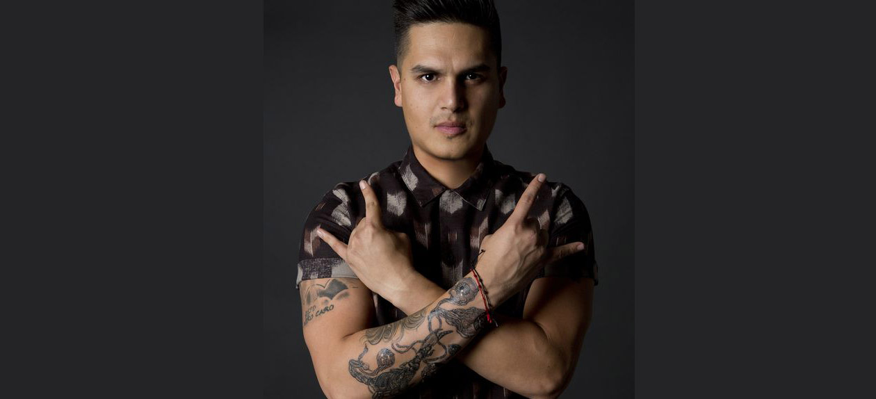 VIDEO: Regulo Caro grabará disco de rock