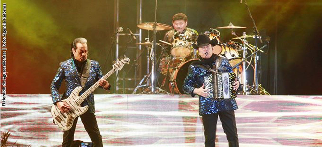 Los Tigres del Norte reciben el año en el Estado de México