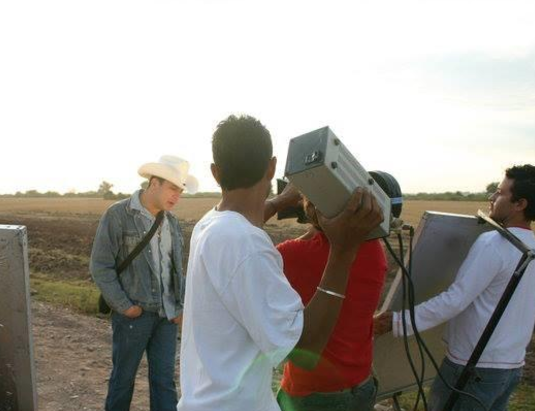 Valentín grabando