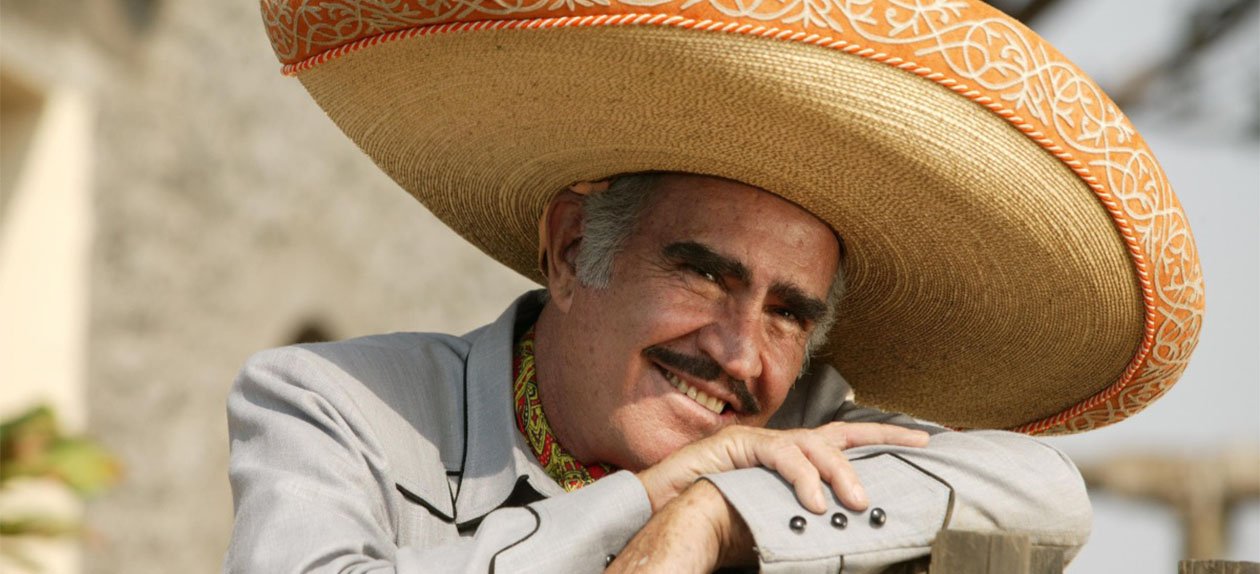 Vicente Fernandez le cantará a Hillary Clinton