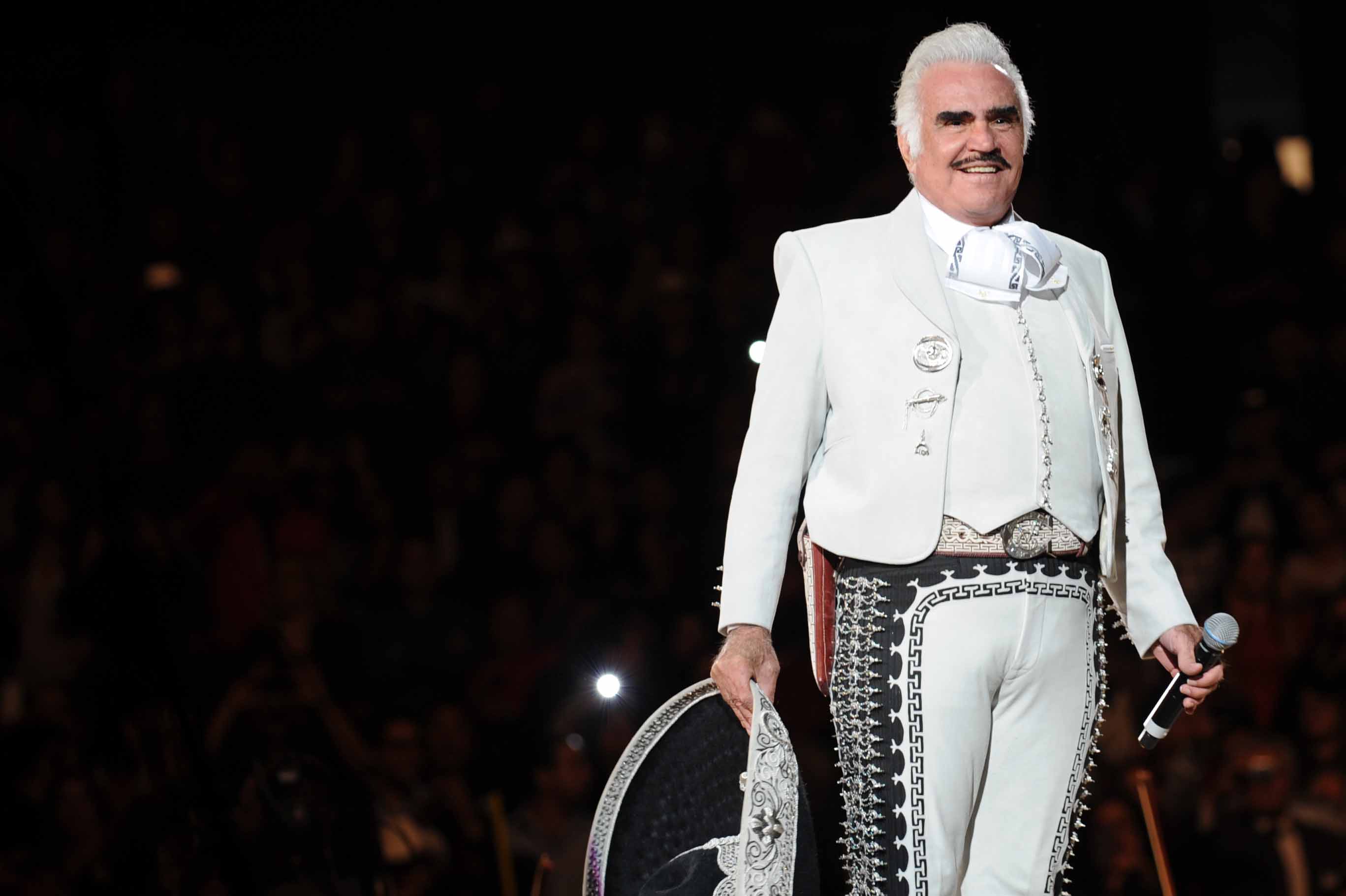 ¡VICENTE FERNÁNDEZ CUMPLE 79 AÑOS DE EDAD!