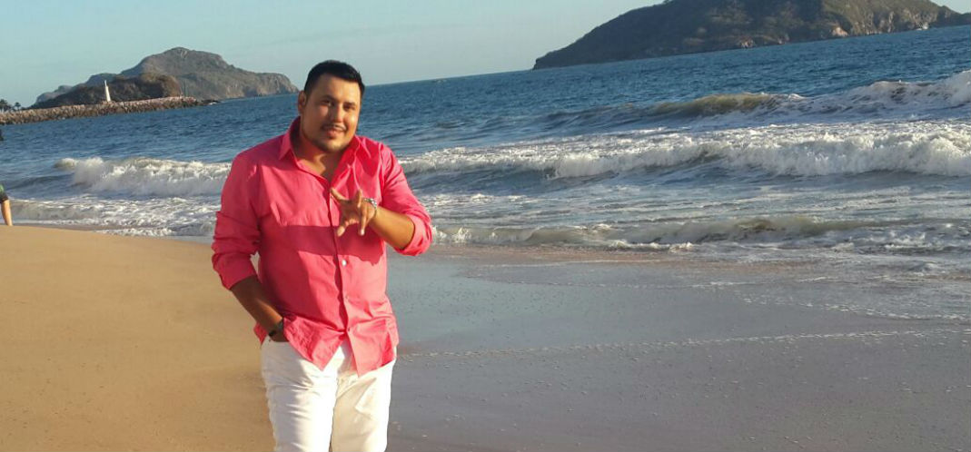 Alex Rivera quiere saber tu historia… ¡para hacerla canción!