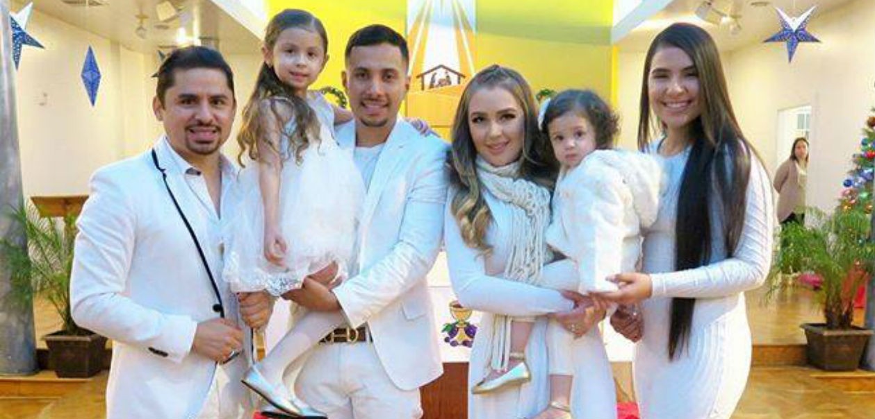 Larry Hernández bautizó a su hija Daleyza #Fotos