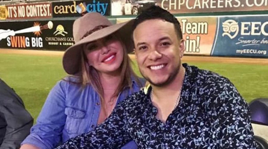 YA HUELE A BODA CON LORENZO MENDEZ Y CHIQUIS RIVERA