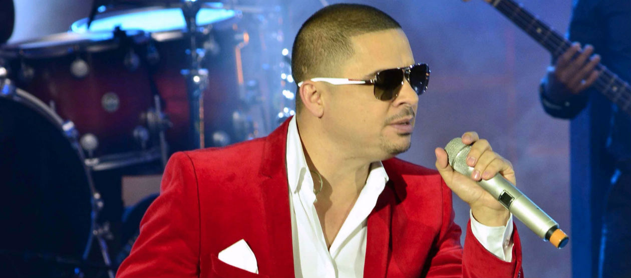 COMIENZAN LAS AGRESIONES HACIA LARRY HERNANDEZ