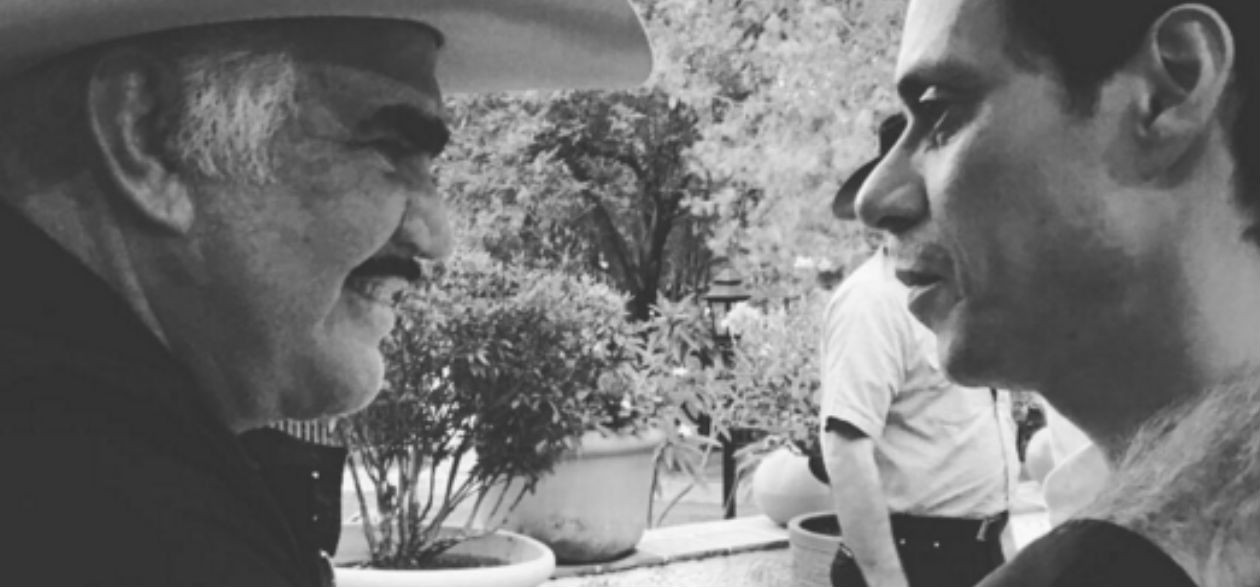 Marc Anthony visita a Vicente Fernández en su rancho